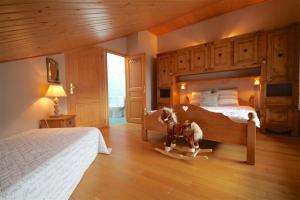 Four-Bedroom Apartment room in LA PLOCHE 6