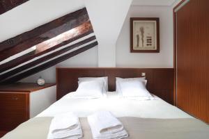 Celling La latina by Batuecas