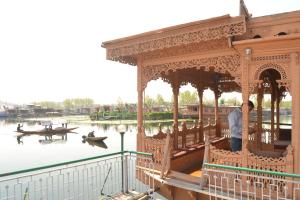 Firdous Houseboats