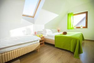 Three-Bedroom House room in Morena house