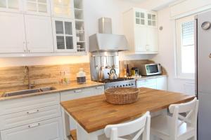 Family House - by Vacation Service