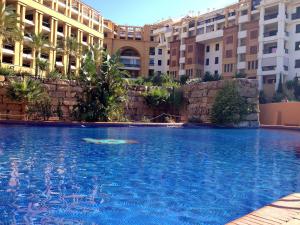 Lujoso apartamento con espectacular terraza con vistas al Mar en Marbella
