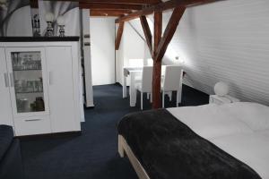 Double Room with Balcony room in Hildfelder Stübchen