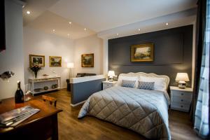Superior Suite with Balcony room in Arena Suite