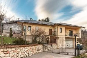 Paradise garden - Sokolac