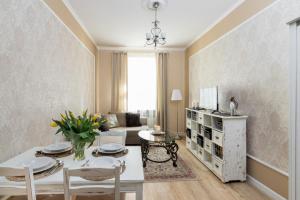 Anno Domini Apartment by Cozyplace