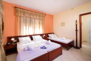 Standard Triple Room with Sea View