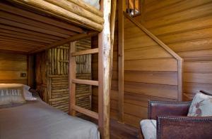 Hotels Chateau de Valmer : Cabane dans les Arbres Familiale (2 Adultes + 2 Enfants)