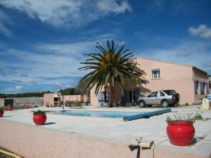 Maisons de vacances La piscine : Maison de Vacances