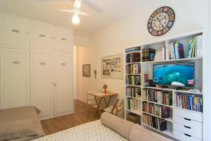Flat 407