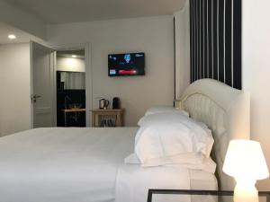 Double Room with Balcony room in Dolce Verona Suites