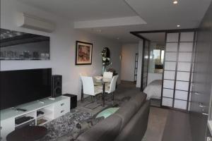 Luxurious with city views, free parking on premises & Wi Fi