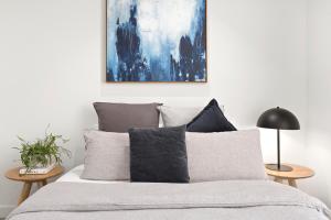 Luxuria Apartments - EQ Tower