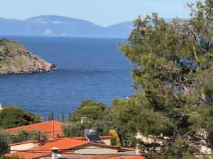 Porto Rafti view by Akroploro