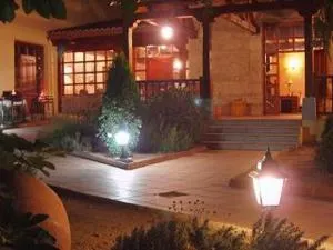 Hotel El Castrejon - Navaluenga