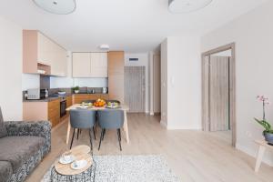 Raval Apartments - Pure Silver