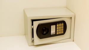 DJ House ดีเจ เฮ้าท์ป่าตอง