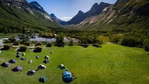 Trollstigen Camping and Gjestegård - Skjelbostad