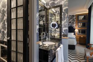 Family Room room in Relais & Châteaux Heritage Hotel