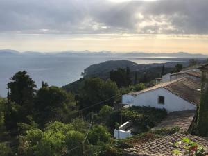 Theea Cottage - Sea Views and Splash Pool Corfu Greece