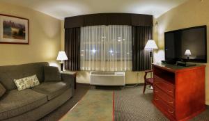 Days Inn & Suites by Wyndham Langley