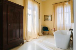Superior King Suite
