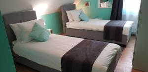 Twin Room with Bathroom room in Joy Guesthouse