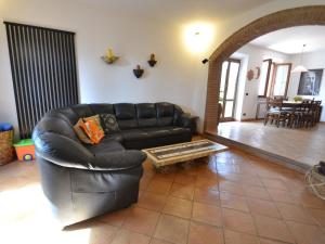 Villa in Suvereto with Pool and Scenic Views