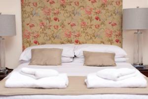 Superior Double Room with Sea View room in Royal Esplanade Hotel