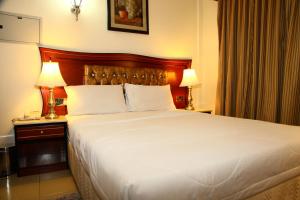 Standard King Room room in Saffron Hotel