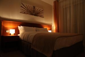 Hotels The Originals Boutique, Hotel l'Occitan, Aubagne : photos des chambres