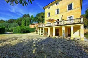 Villa Fiamma by PosarelliVillas