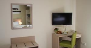 Hotels The Originals Boutique, Hotel l'Occitan, Aubagne : photos des chambres