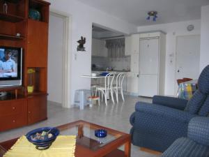 Seaside Modern Apartment - Explore Athens and Beyond