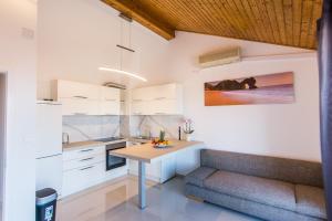 Cirjak Apartments 