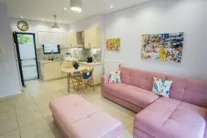 Porto Rafti view by Akroploro - 拉夫蒂港