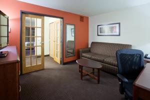Deluxe King Studio Suite - Non-Smoking room in AmericInn by Wyndham Grafton