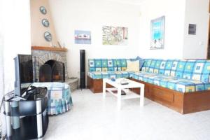 Amazing Beach House ,100sqm, In front of the Sea!