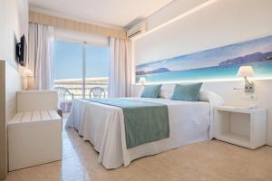 Premium Double Room with Sea View room in azuLine Hotel Bahamas y Bahamas II
