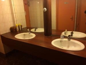 Hotels Le CESAR HOTEL : photos des chambres