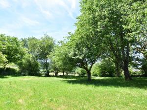 Maisons de vacances Holiday Home in Gacogne with Garden Terrace Barbecue : photos des chambres