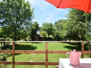 Maisons de vacances Holiday Home in Gacogne with Garden Terrace Barbecue : photos des chambres