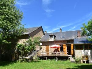 Maisons de vacances Holiday Home in Gacogne with Garden Terrace Barbecue : photos des chambres