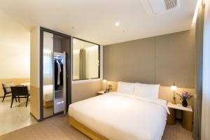 Nampo Hound Hotel Premier