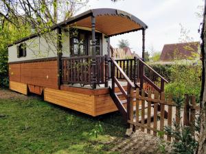 Chalets Roulotte Comtoise a Strasbourg : photos des chambres