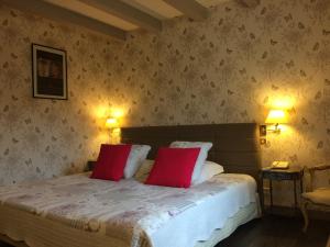 Hotels HOTEL ERMITAGE : photos des chambres