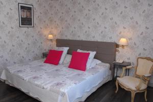 Hotels HOTEL ERMITAGE : photos des chambres