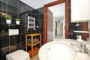 House Managers Galeria