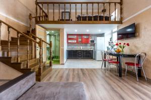 Apartment with а balcony in quiet Odessa courtyard