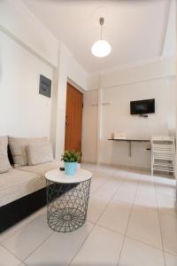 Apartment room in Athens City Themis 3